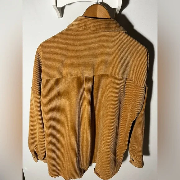 Button up jacket - Picture 3 of 3